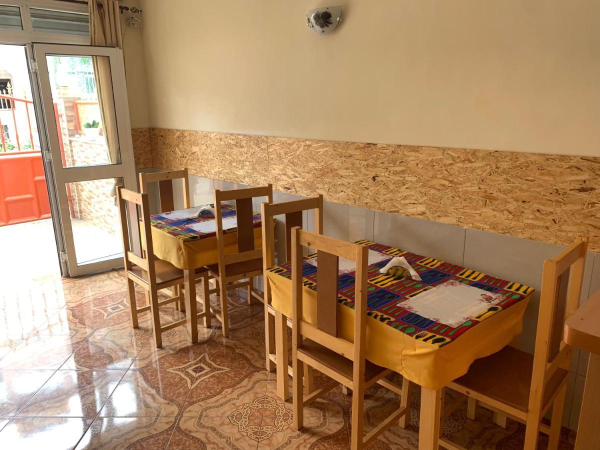 Girasol Guesthouse Assomada Luaran gambar